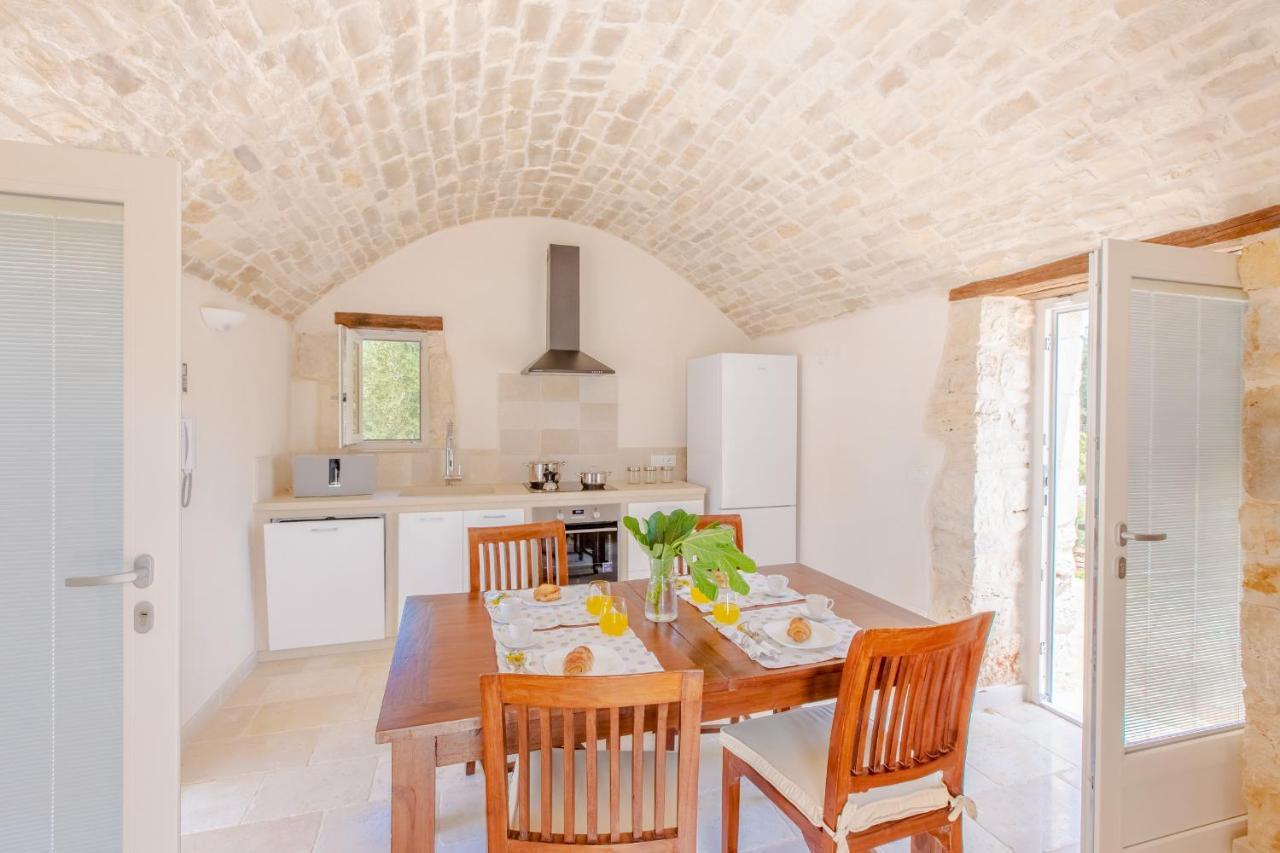 Trullo Zese Con Piscina Privata Villa San Michele Salentino Exterior photo